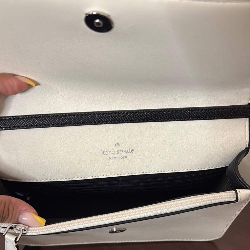 Kate Spade Gray and White Crossbody Bag with Chain - Picture 3 of 3